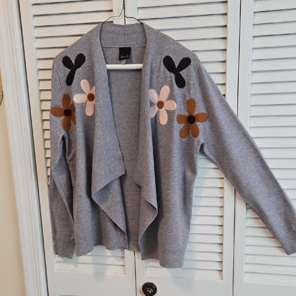 Gray Floral-Appliqué Open Front Cardigan
